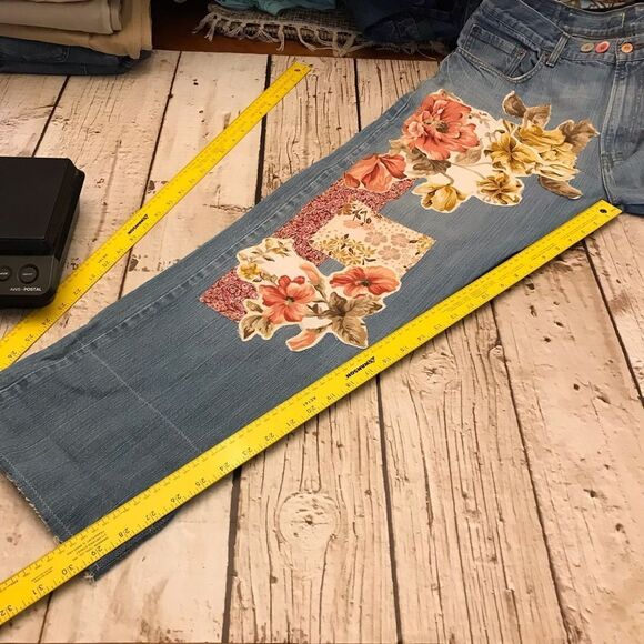 OOAK Levi’s Upcycled Boyfriend Floral Patch Jeans Sz 36/30 - Picture 14 of 16